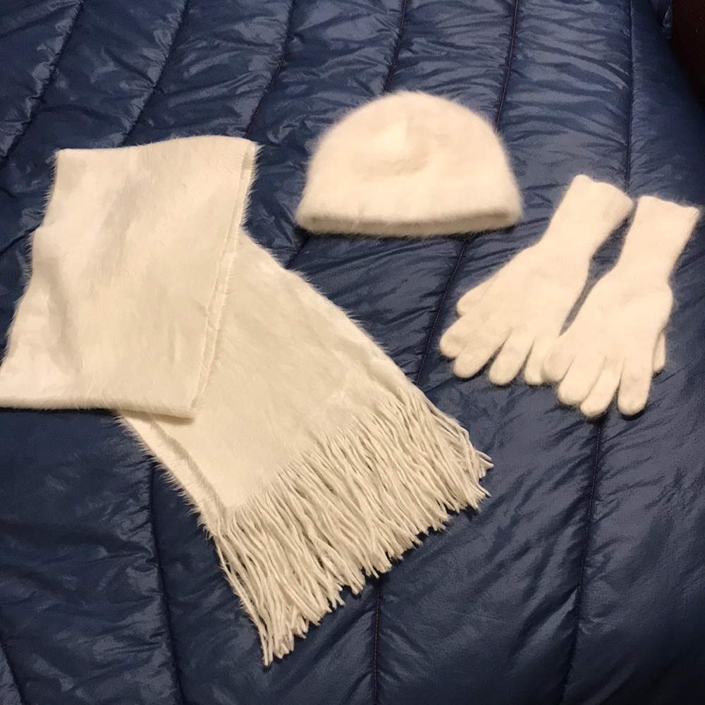 Hat, scarf, gloves set